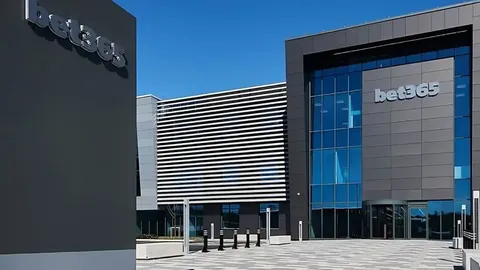 《光明日报》特稿：城市户外运动经济潜力显现评论解读